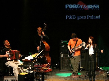 Jan Smoczynski (keyboards), Daniel Biel (bass), Tomek Krawczyk (guitar), Urszula Dudziak (vocals)